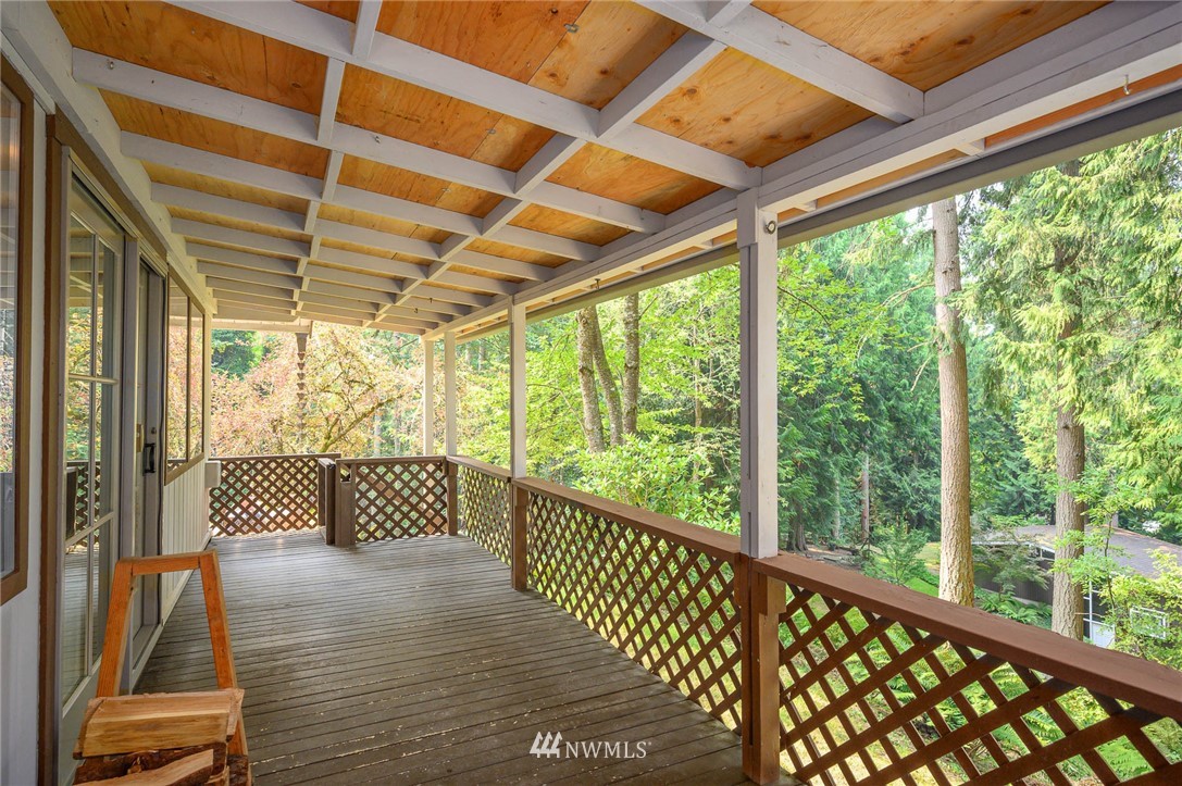 11303 Southwest Cedarhurst Road Vashon, WA 98070 - Photo 6 of 35 Gallery Image 6