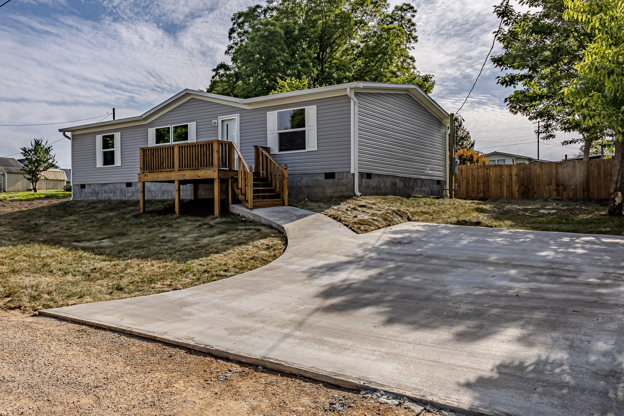 221 Key Kile Road Sweetwater, TN 37874 - Photo 2 of 25 Gallery Image 2