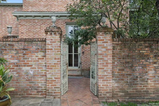 $5,450,000 | 424 Ivy Lane, San Antonio, TX 78209