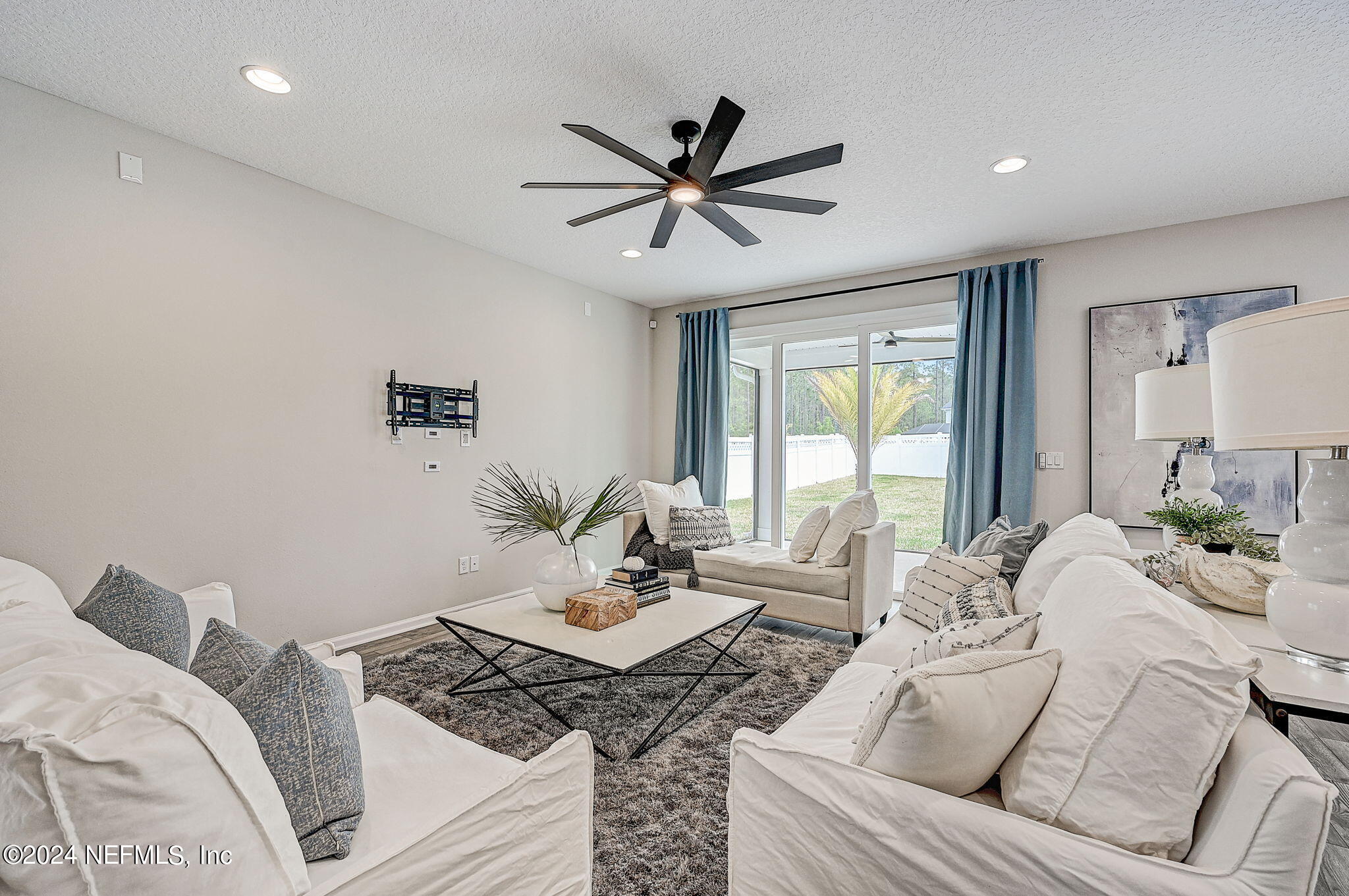 433 Watervale Drive St. Augustine, FL 32092 - Photo 11 of 66 a living room with furniture