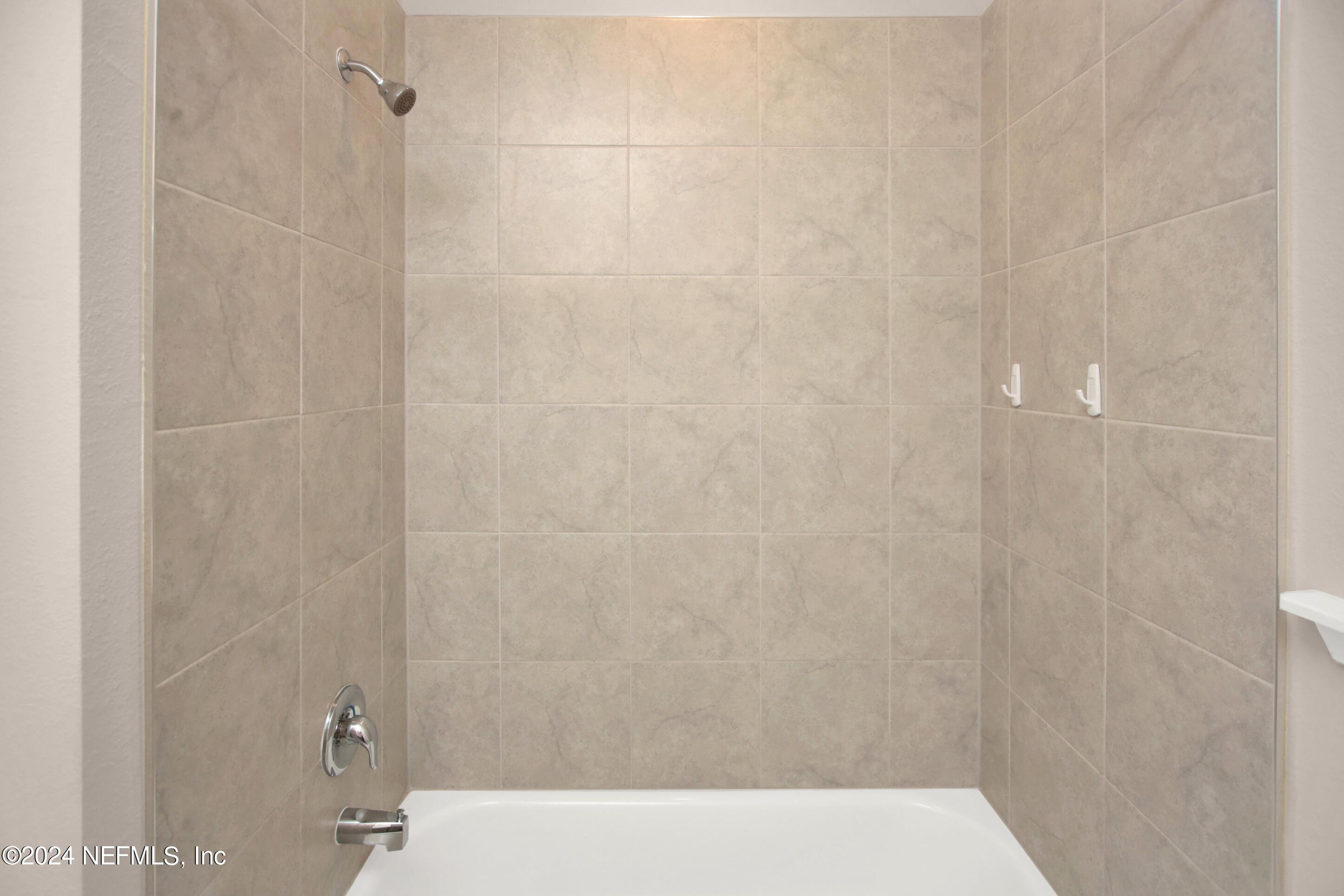 433 Watervale Drive St. Augustine, FL 32092 - Photo 33 of 66 2nd Floor Guest Bathroom