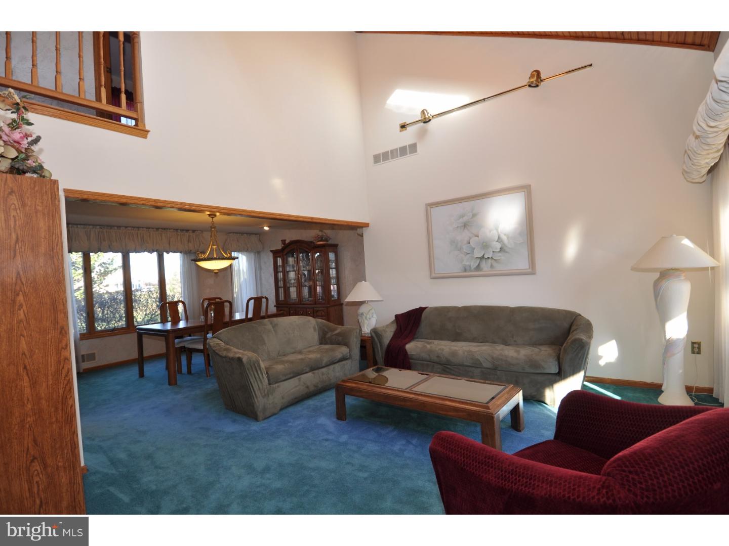 707 Juliustown Georgetown Road Jobstown, NJ 08041 - Photo 2 of 25 Living Room