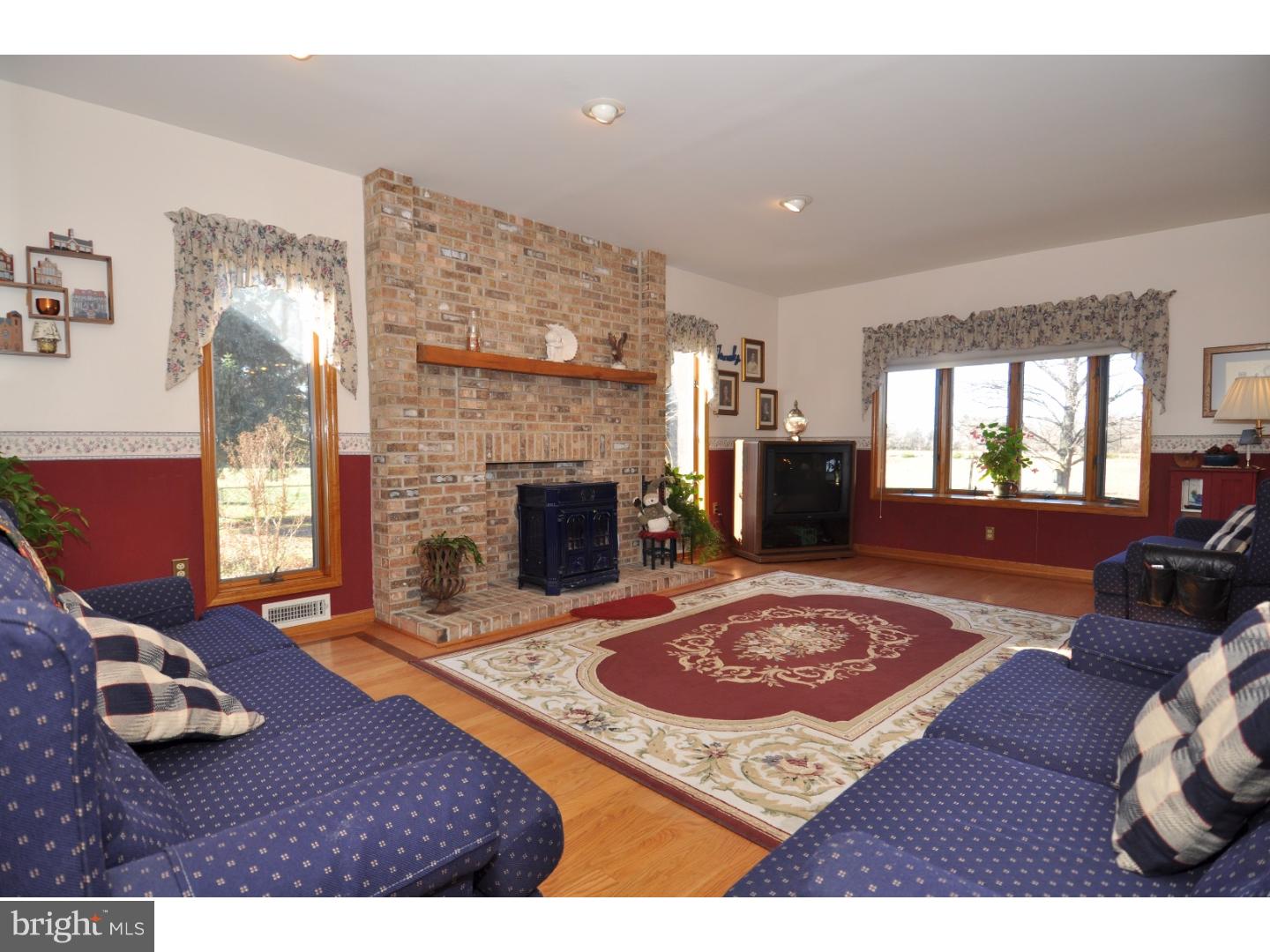 707 Juliustown Georgetown Road Jobstown, NJ 08041 - Photo 12 of 25 Family Room