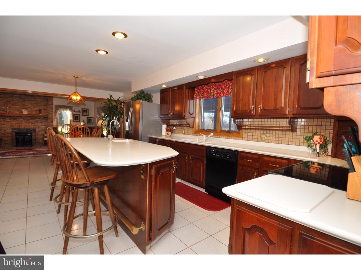 707 Juliustown Georgetown Road Jobstown, NJ 08041 - Photo 5 of 25 Kitchen