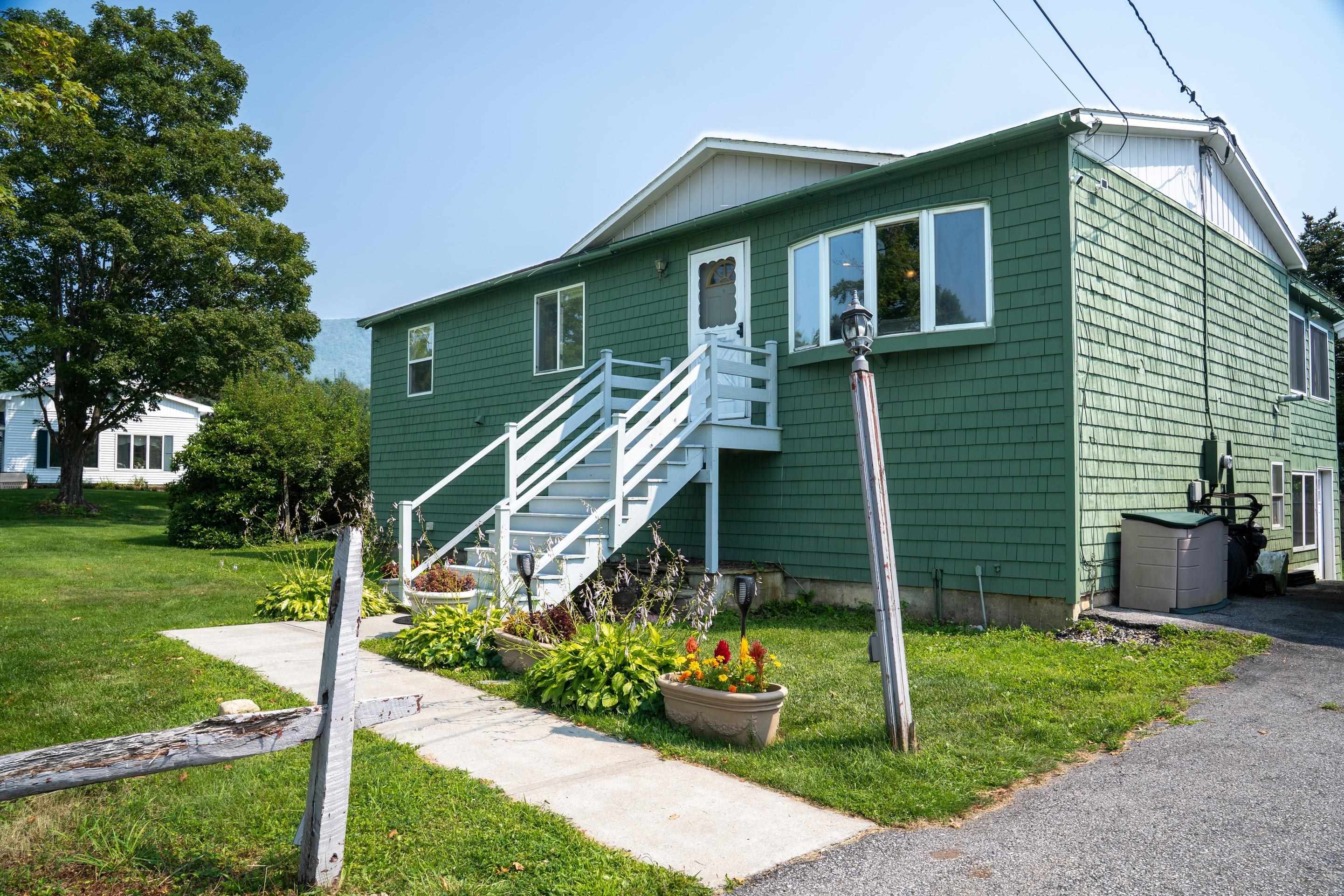 22 Carlen Street Manchester, VT 05255 - Photo 2 of 23