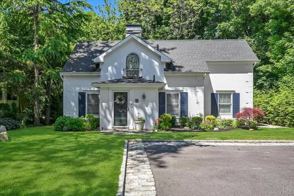 $1,898,000 | 51 Deepdale Drive, Manhasset, NY 11030