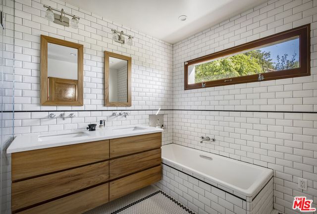 $2,695,000 | 2781 Westshire Drive, Los Angeles, CA 90068