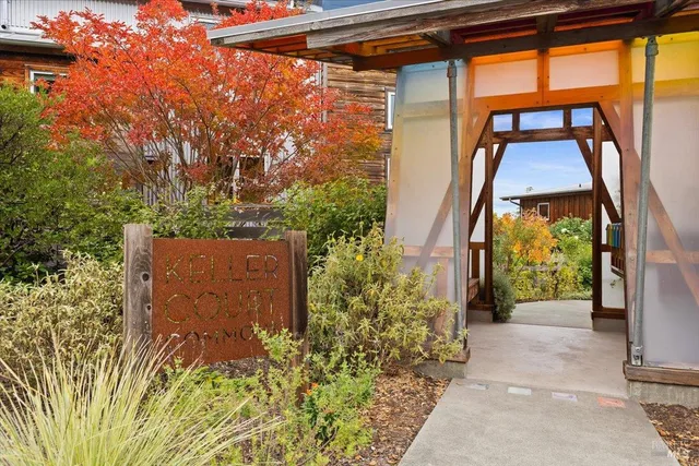 $1,275,000 | 716 Keller Court, Petaluma, CA 94952