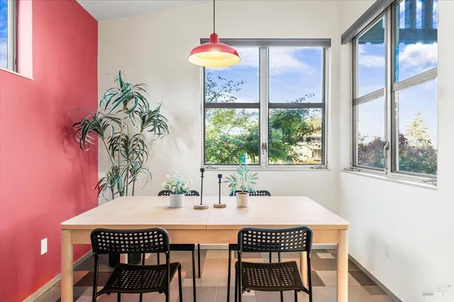 $1,275,000 | 716 Keller Court, Petaluma, CA 94952