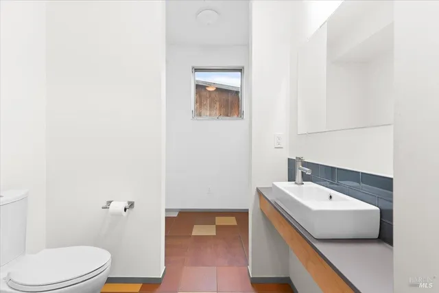 $1,275,000 | 716 Keller Court, Petaluma, CA 94952