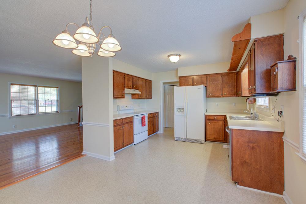 256 Pleasant Run Road Smyrna, TN 37167 - Photo 11 of 28 Open to living room, great for entertaining!