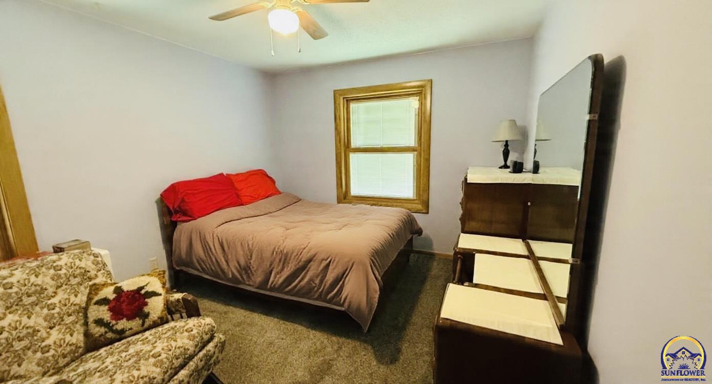 2606 Southwest 9th Street Topeka, KS 66606 - Photo 16 of 26