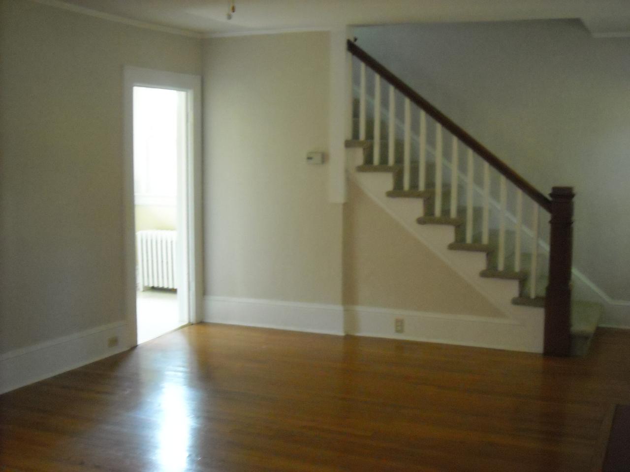 1818 Warrington Road Southwest Roanoke, VA 24015 - Photo 3 of 17 living room - pretty hardwoods