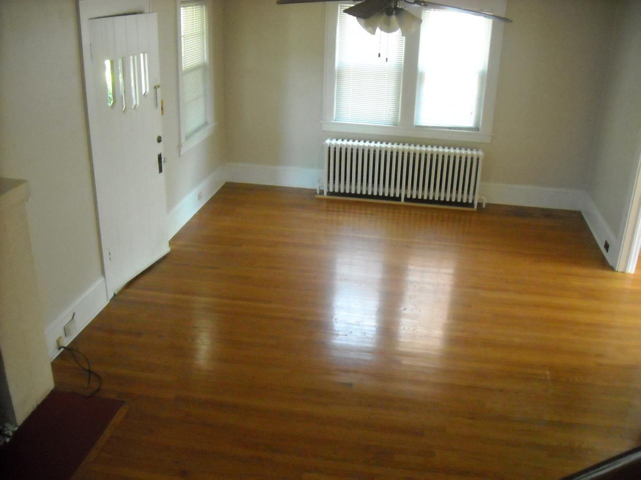 1818 Warrington Road Southwest Roanoke, VA 24015 - Photo 10 of 17 living room