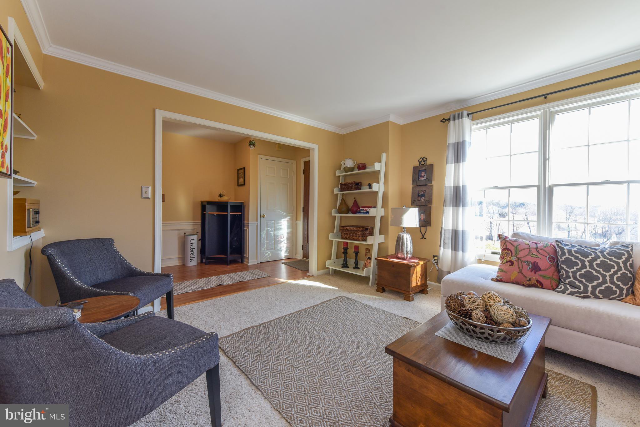2641 Leslie Road Mount Airy, MD 21771 - Photo 4 of 30 Living Room