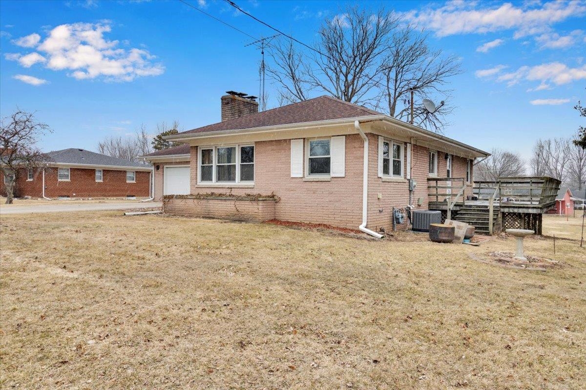1636 Whitney Boulevard Belvidere, IL 61008 - Photo 30 of 36 a view of a house with backyard and sitting area