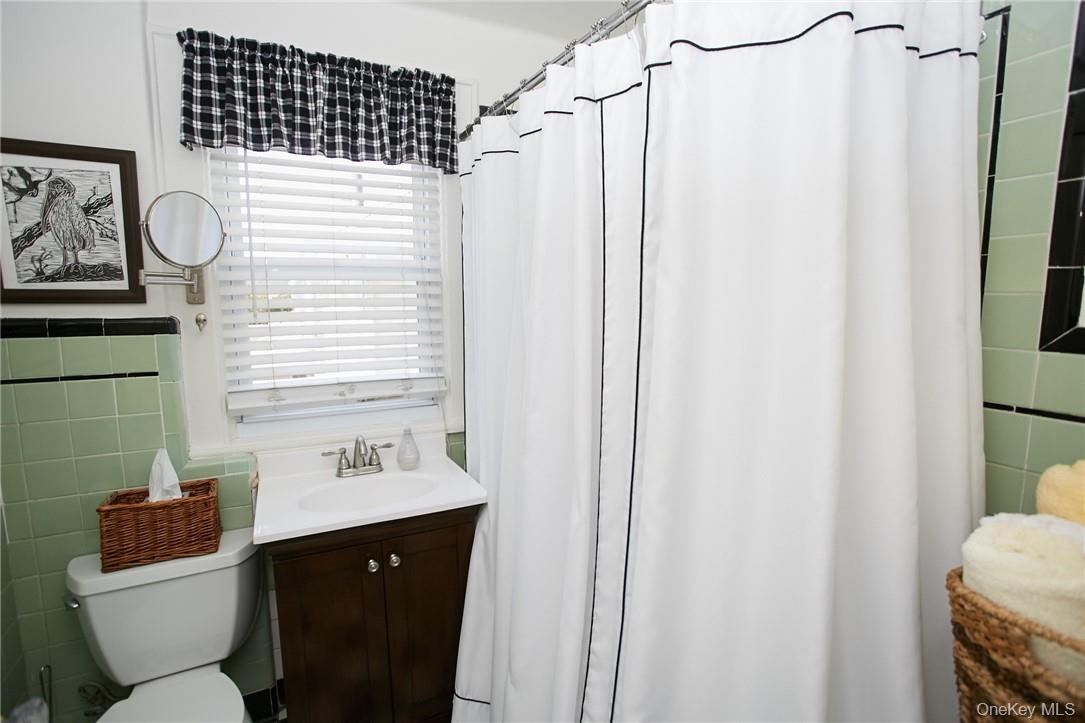 68 Stephenson Boulevard New Rochelle, NY 10801 - Photo 14 of 14