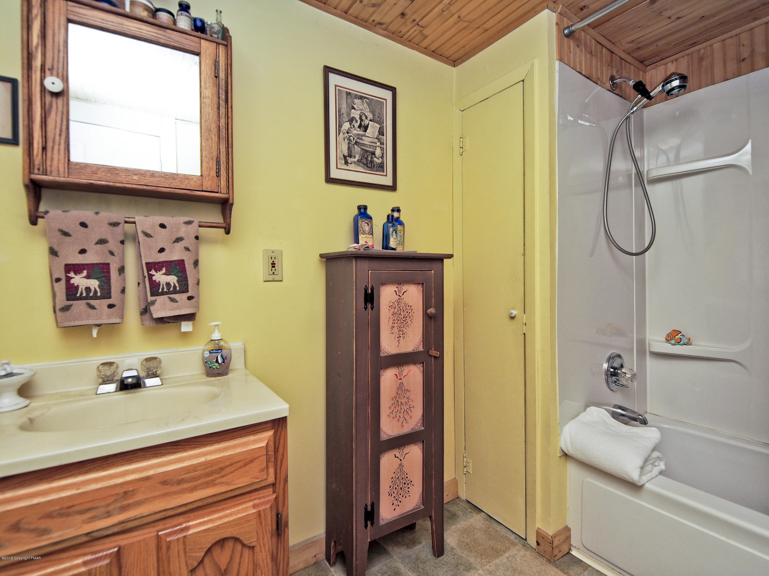 5821 Neola Road Stroudsburg, PA 18360 - Photo 27 of 46 Bath