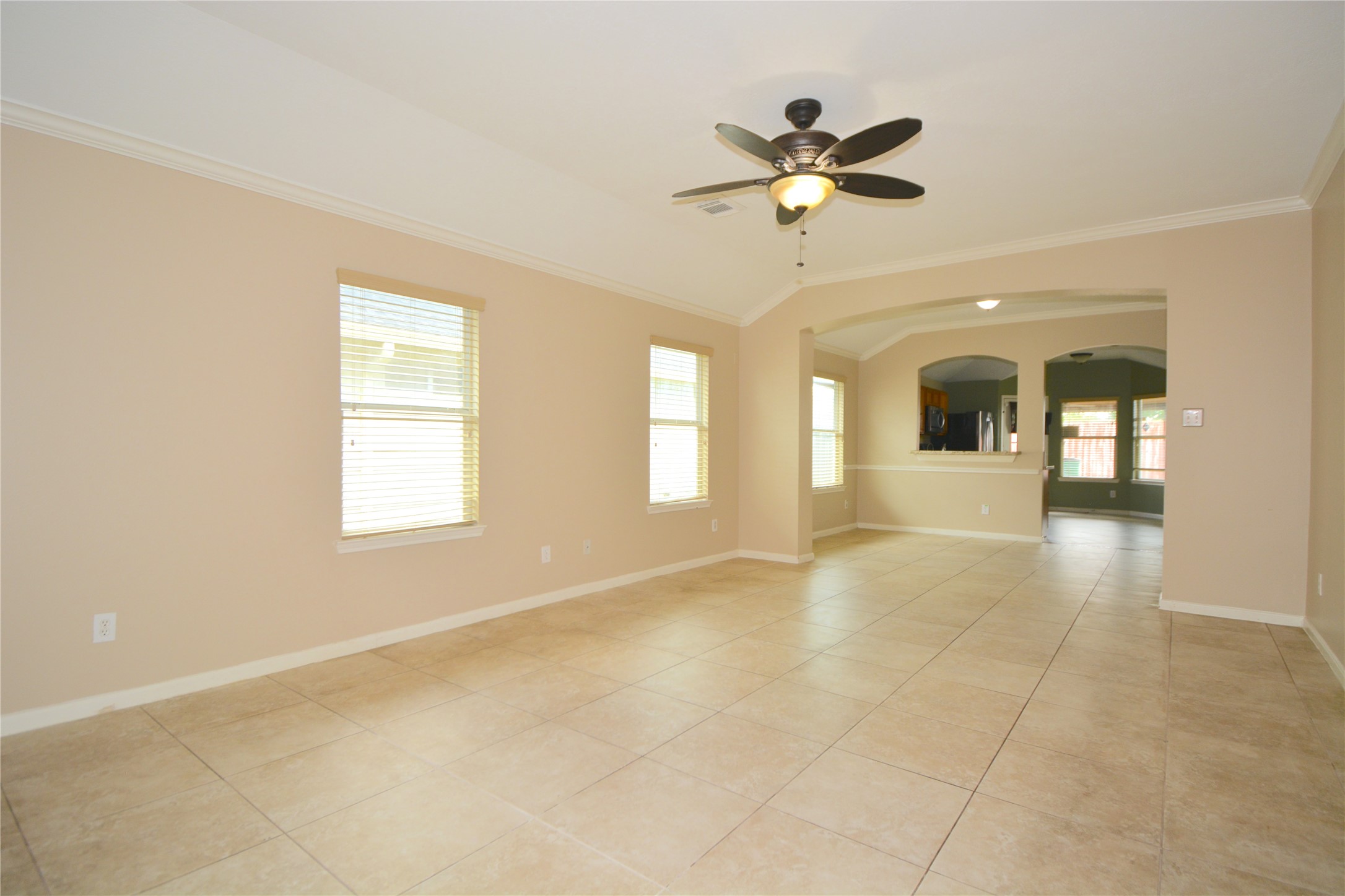 5135 Rustling Branch Lane Katy, TX 77449 - Photo 2 of 16 Living room