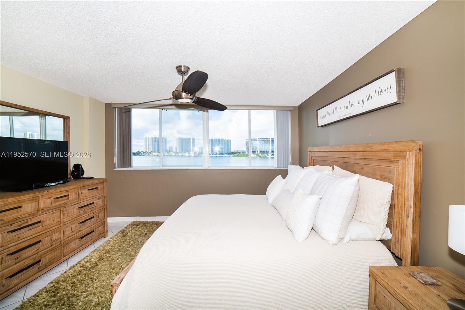 18000 North Bay Road, Unit 404 Sunny Isles Beach, FL 33160 - Photo 17 of 40