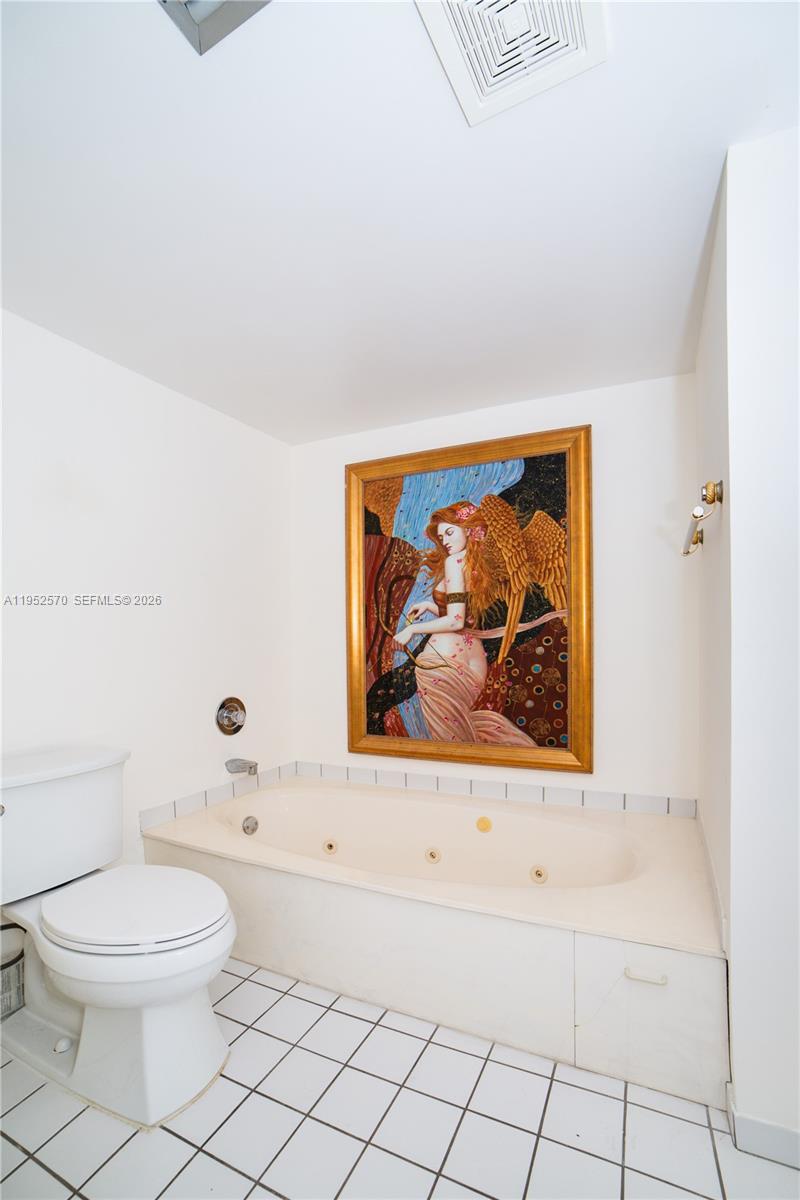 18000 North Bay Road, Unit 404 Sunny Isles Beach, FL 33160 - Photo 20 of 40