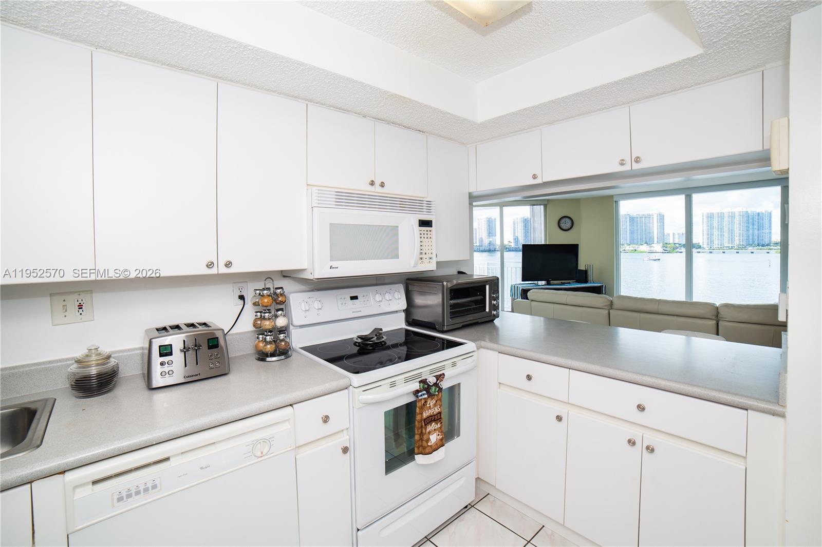 18000 North Bay Road, Unit 404 Sunny Isles Beach, FL 33160 - Photo 24 of 40