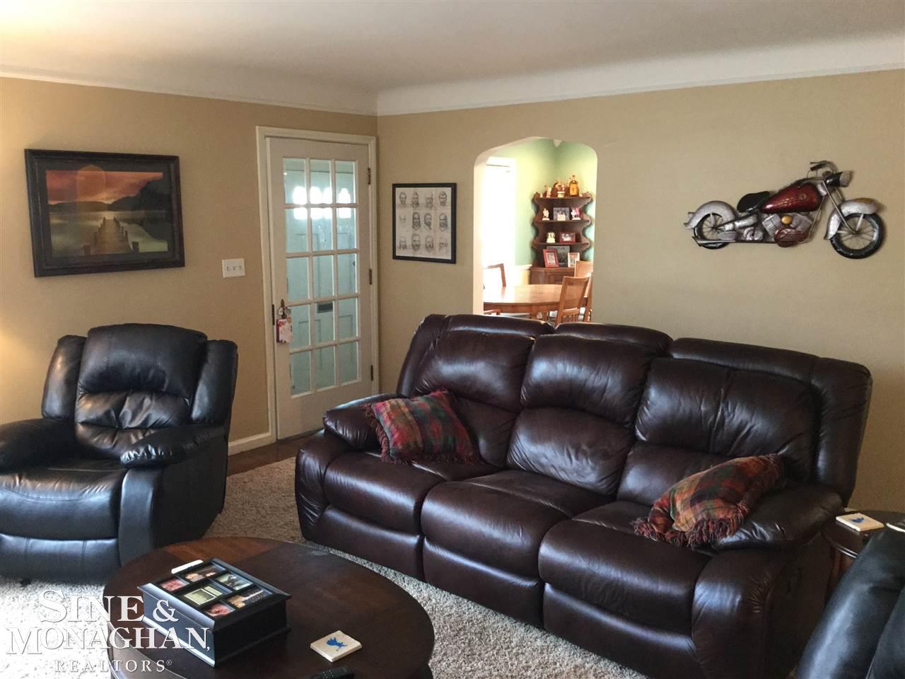 1082 Hampton Road Grosse Pointe Woods, MI 48236 - Photo 6 of 50