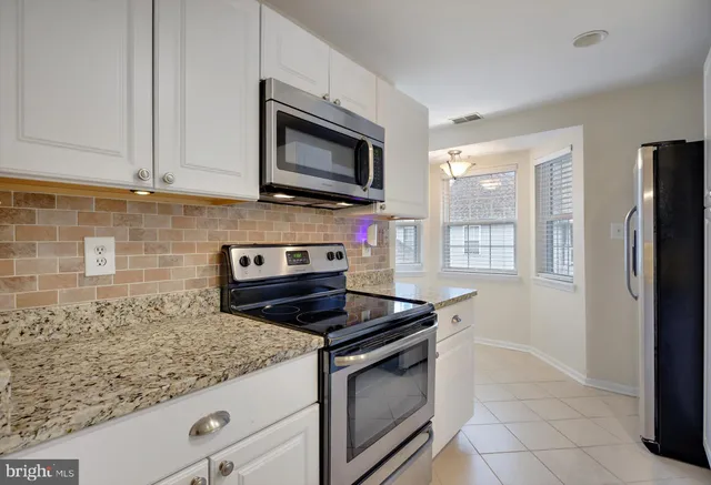 $375,000 | 5839 Wyndham Circle, Unit 305, Columbia, MD 21044