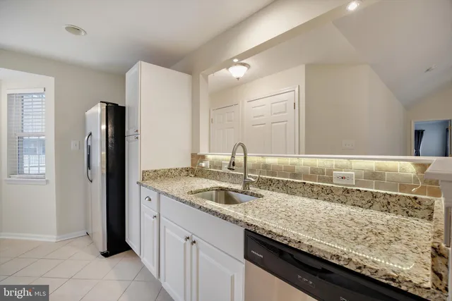 $375,000 | 5839 Wyndham Circle, Unit 305, Columbia, MD 21044