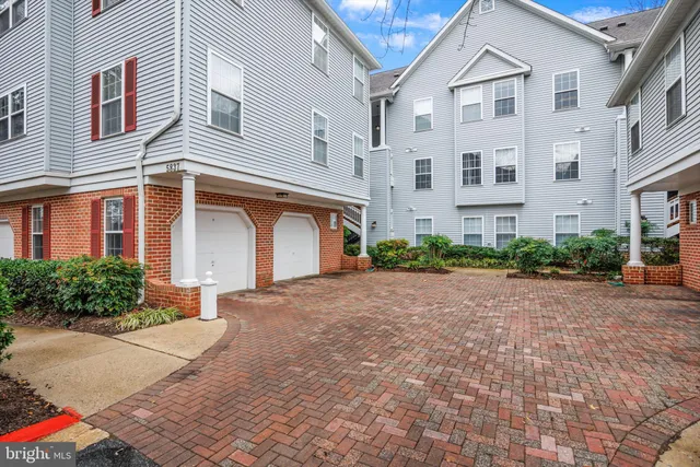 $375,000 | 5839 Wyndham Circle, Unit 305, Columbia, MD 21044