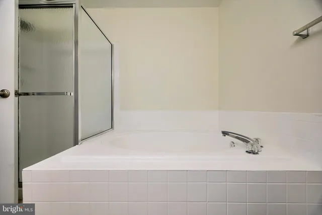 $375,000 | 5839 Wyndham Circle, Unit 305, Columbia, MD 21044