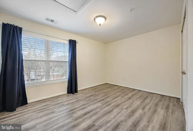 $375,000 | 5839 Wyndham Circle, Unit 305, Columbia, MD 21044