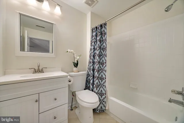 $375,000 | 5839 Wyndham Circle, Unit 305, Columbia, MD 21044