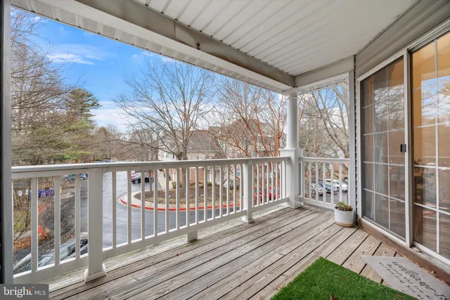 $375,000 | 5839 Wyndham Circle, Unit 305, Columbia, MD 21044