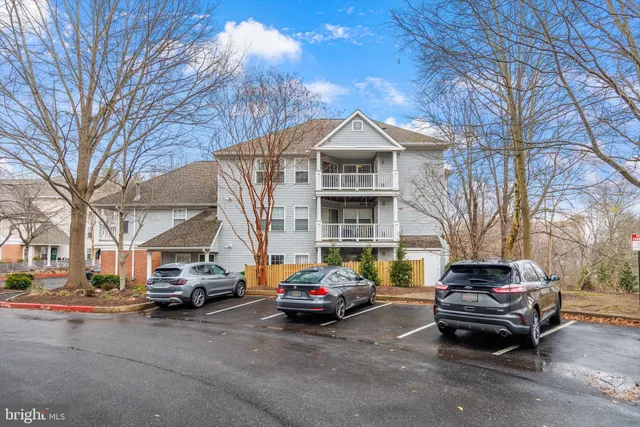 $375,000 | 5839 Wyndham Circle, Unit 305, Columbia, MD 21044