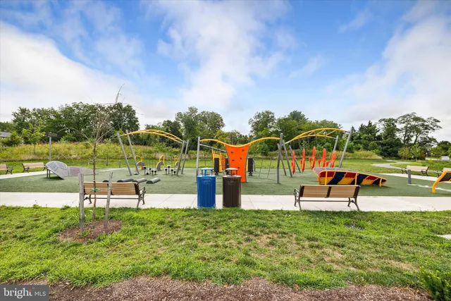 $375,000 | 5839 Wyndham Circle, Unit 305, Columbia, MD 21044