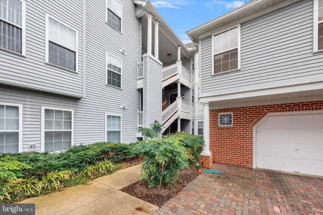 $375,000 | 5839 Wyndham Circle, Unit 305, Columbia, MD 21044