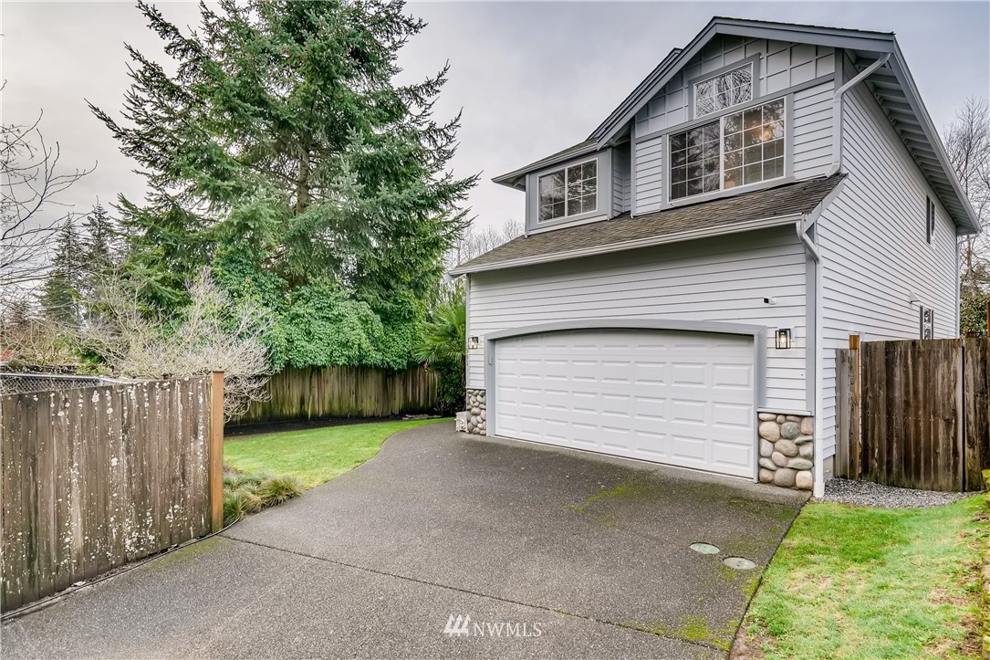 1901 Kirkland Place Northeast Renton, WA 98056 - Photo 1 of 26 Gallery Image 1