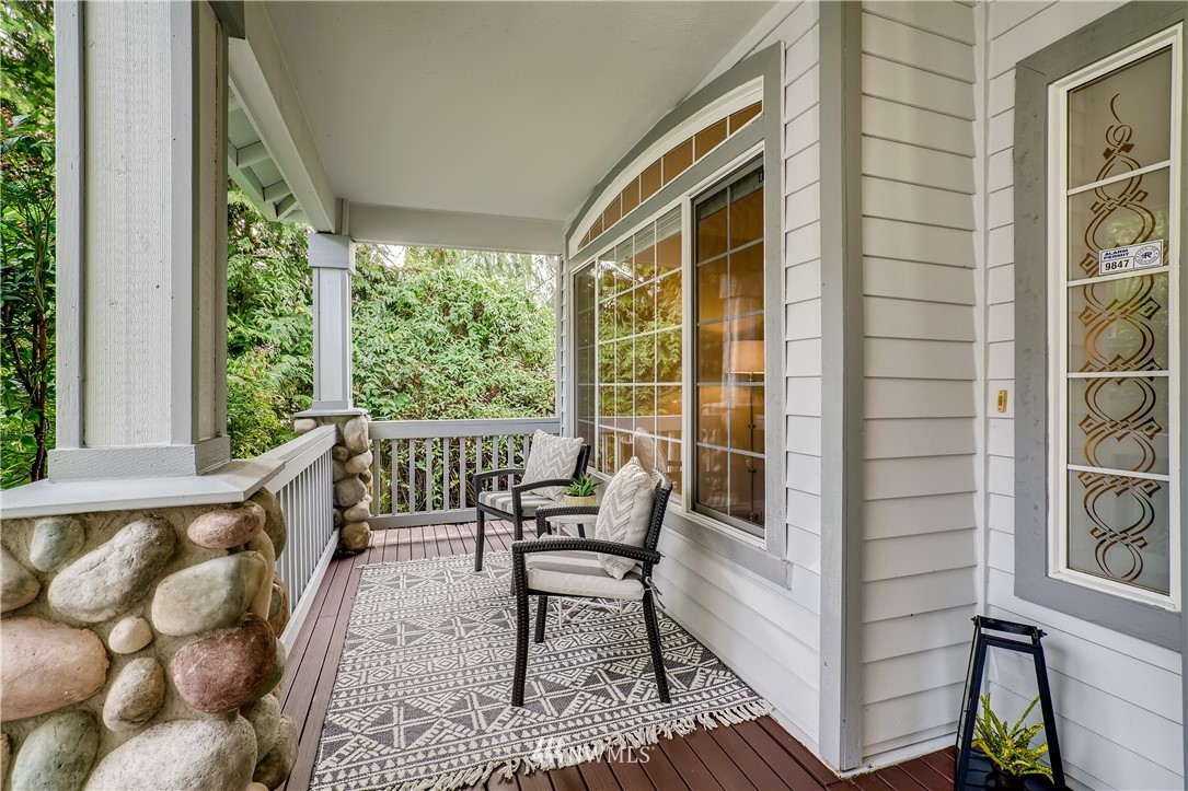 1901 Kirkland Place Northeast Renton, WA 98056 - Photo 3 of 26 Gallery Image 3
