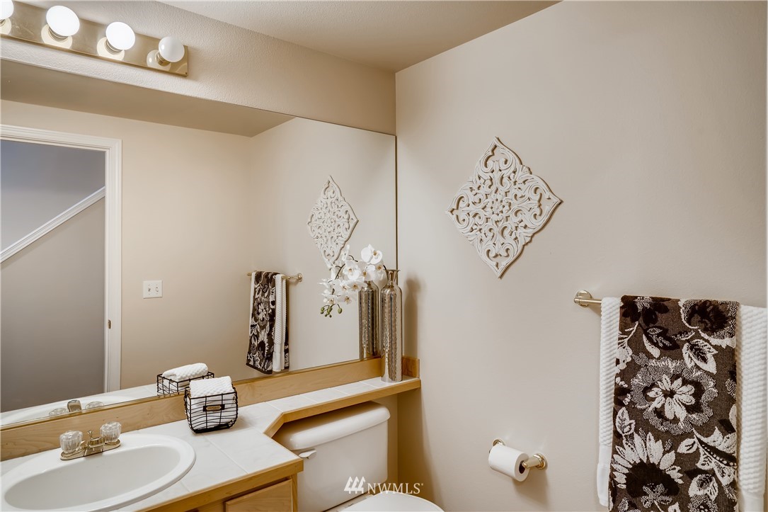 1901 Kirkland Place Northeast Renton, WA 98056 - Photo 6 of 26 Gallery Image 6