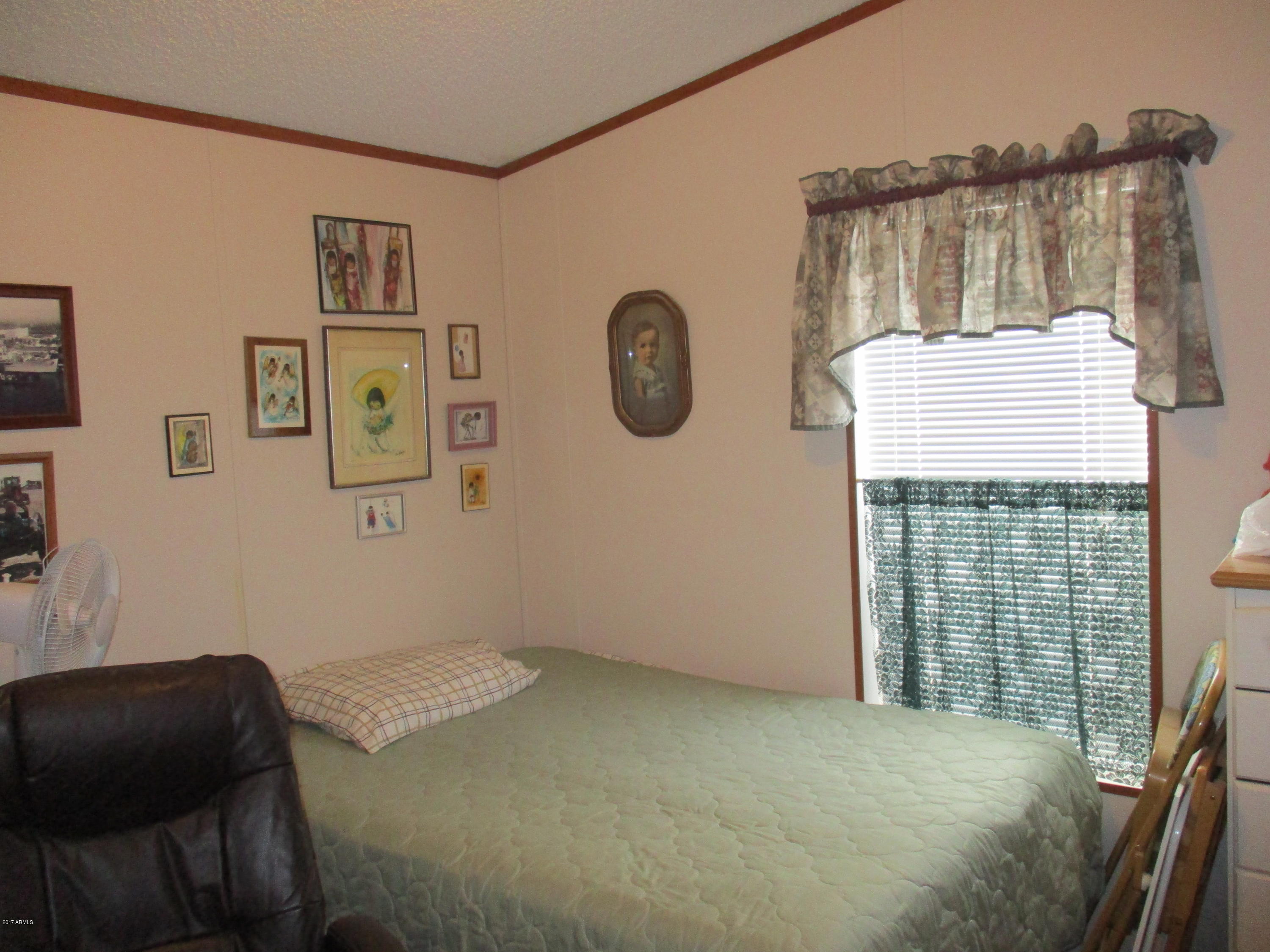 16340 Squatter Road Arizona City, AZ 85123 - Photo 9 of 23 Guest bedroom 1