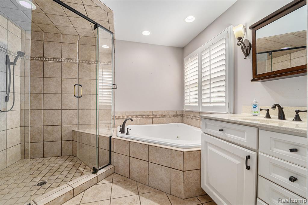 20019 Farmington Road Livonia, MI 48152 - Photo 29 of 49 Gallery Image 29