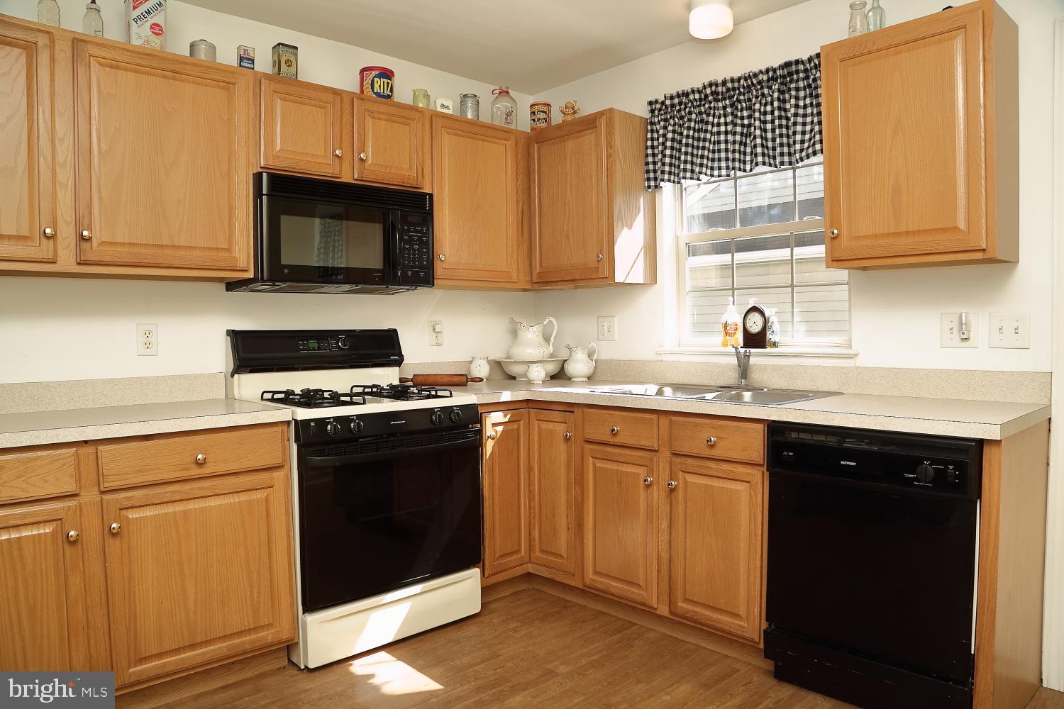 2532 Brady Road York, PA 17404 - Photo 10 of 24 Gallery Image 10