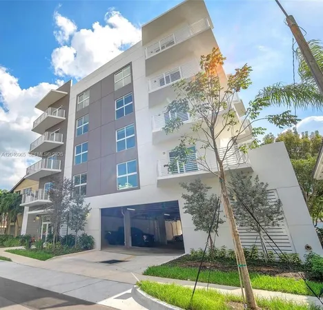 $2,400 | 1938 Jackson Street, Unit 301, Hollywood, FL 33020