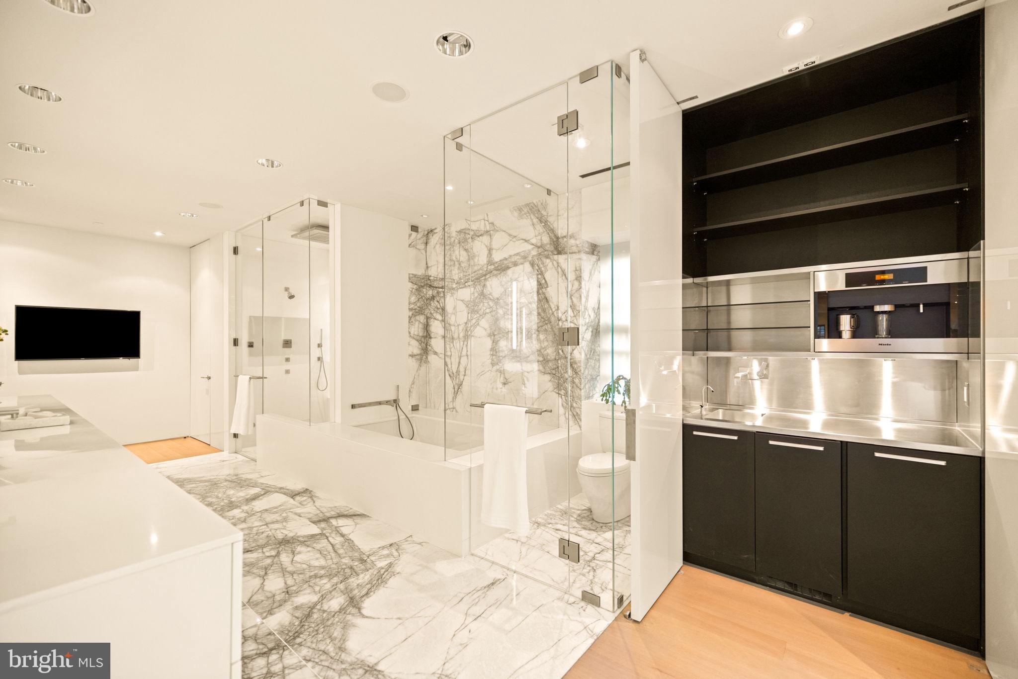 2438 Belmont Road Northwest Washington, DC 20008 - Photo 24 of 50 Primary Bath