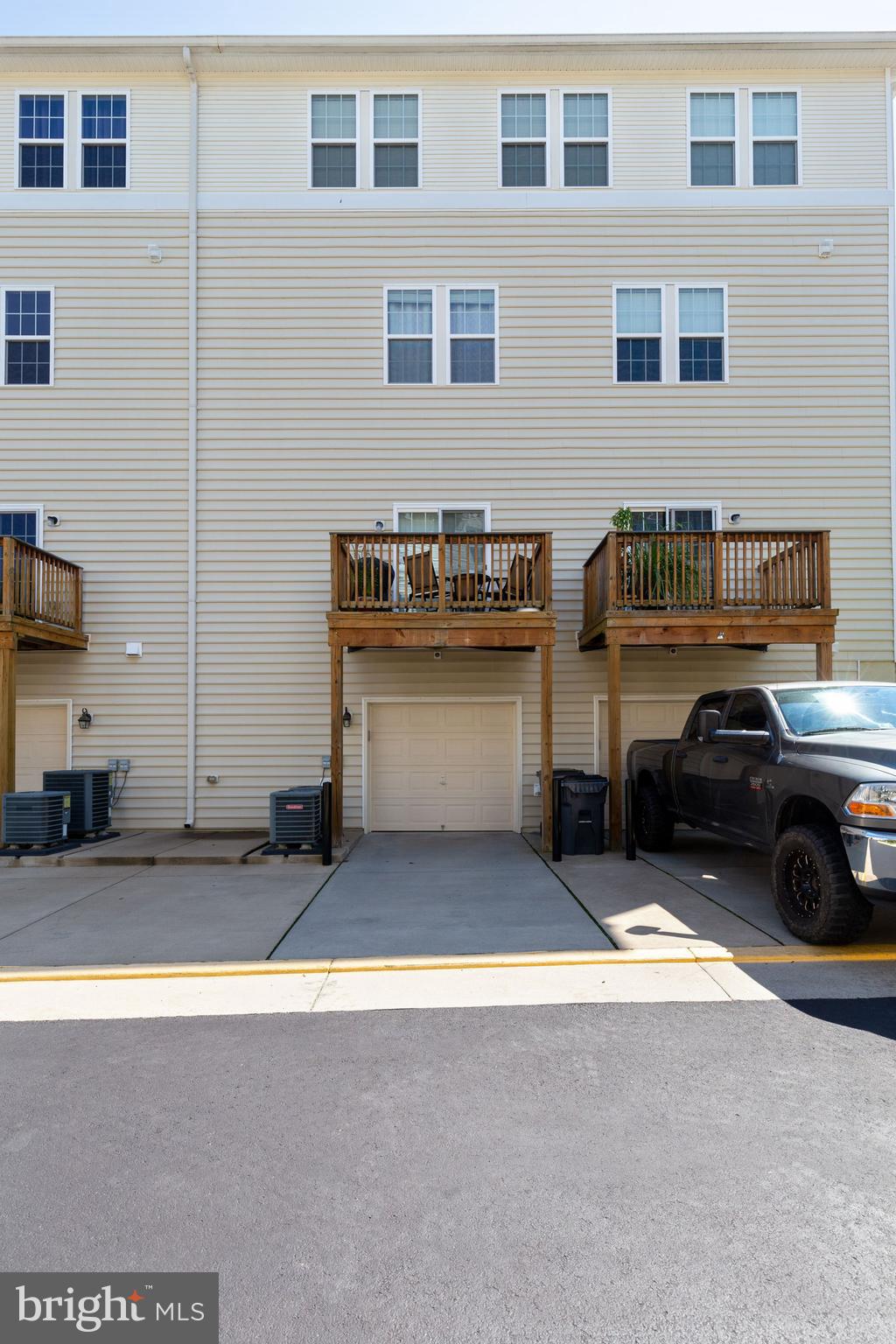 24669 Byrne Meadow Square Aldie, VA 20105 - Photo 33 of 38 Garage