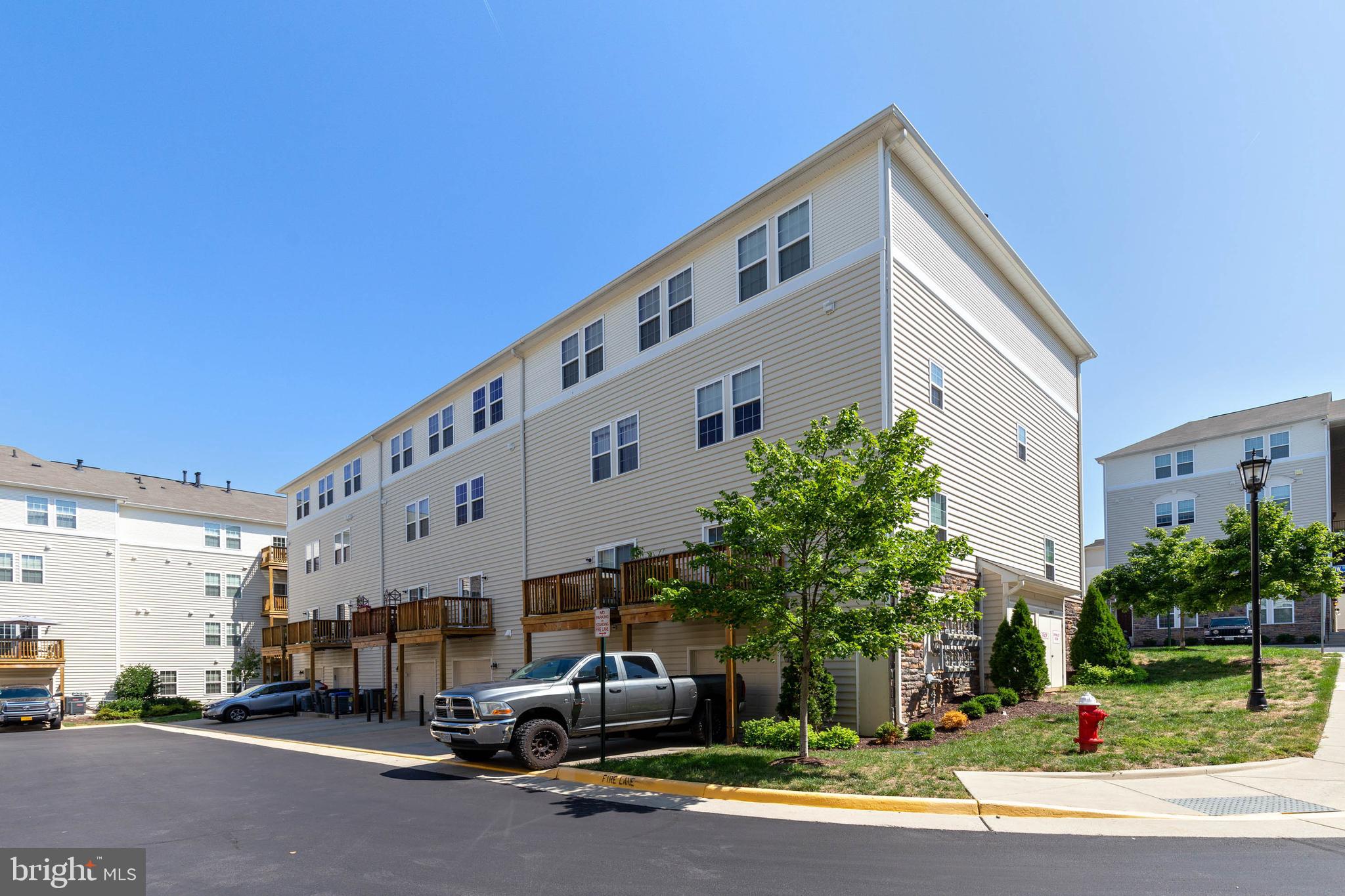 24669 Byrne Meadow Square Aldie, VA 20105 - Photo 34 of 38 Rear