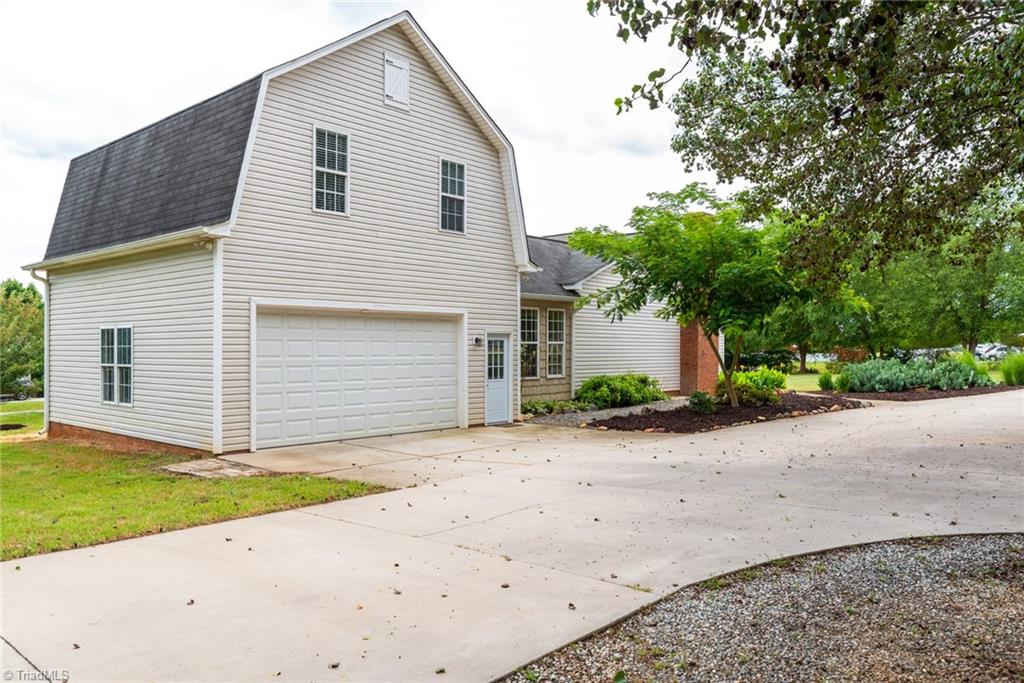 7528 Strawberry Road Summerfield, NC 27358 - Photo 33 of 43 Gallery Image 33