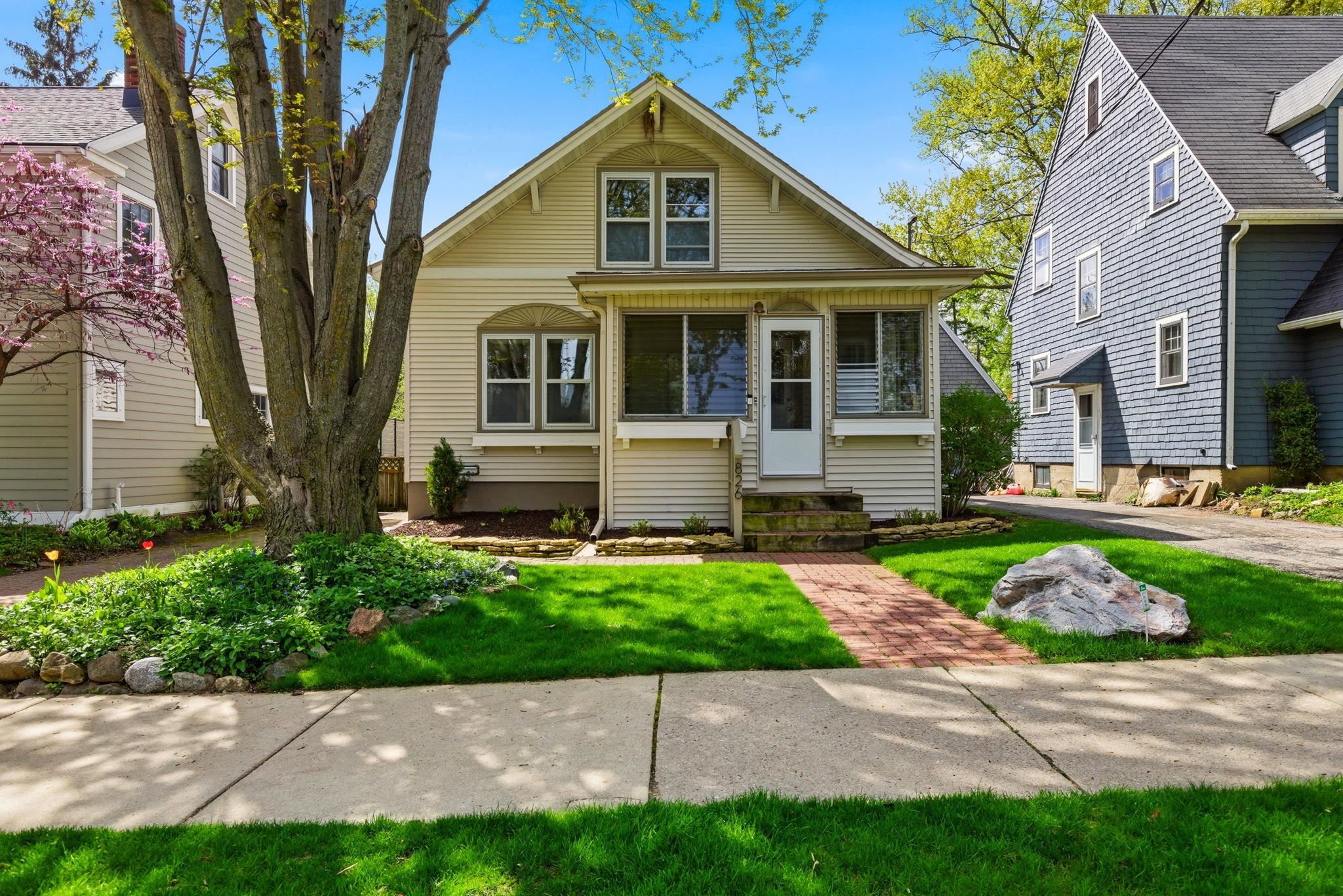 826 Woodrow Street Madison, WI 53711 - Photo 2 of 55