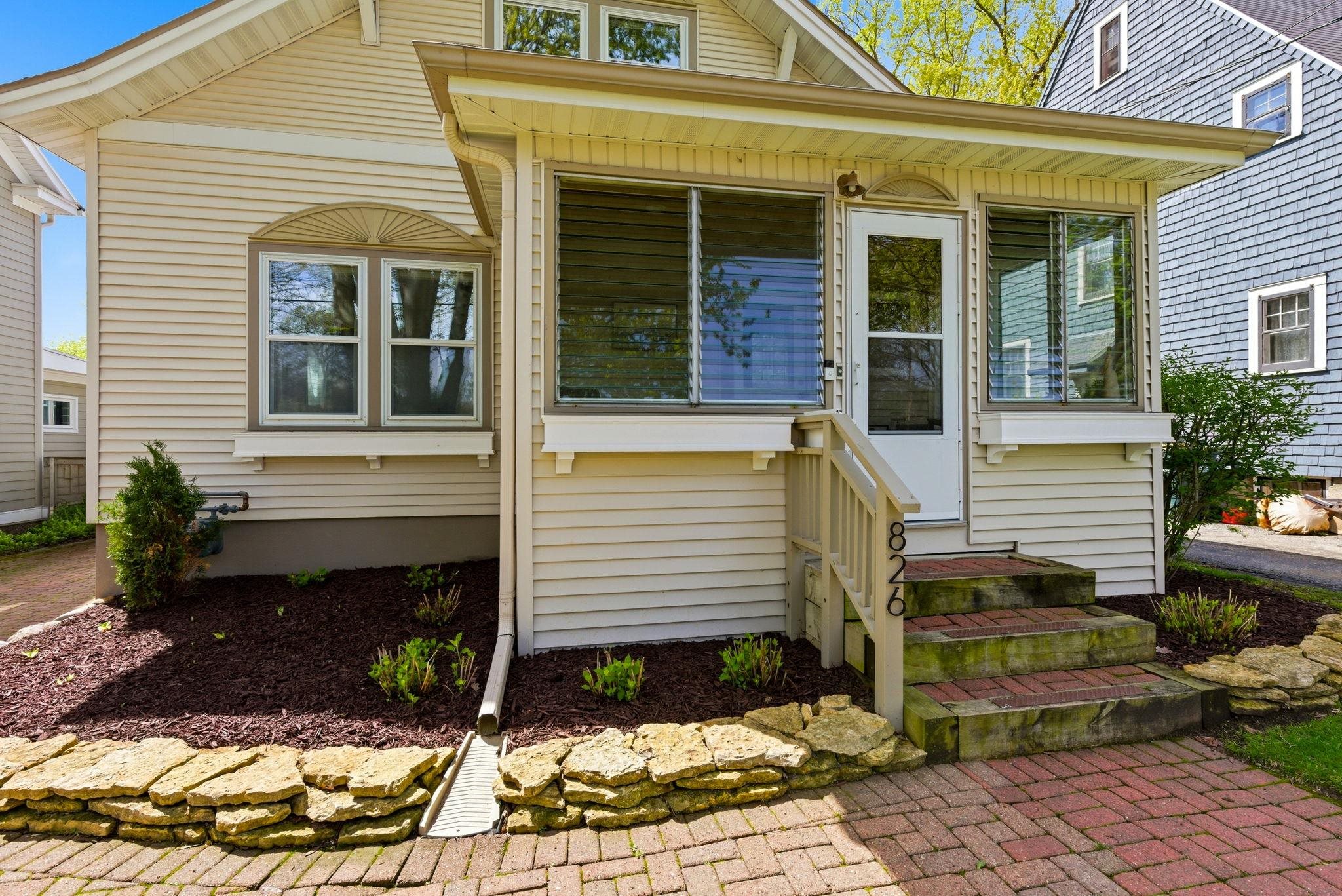826 Woodrow Street Madison, WI 53711 - Photo 3 of 55
